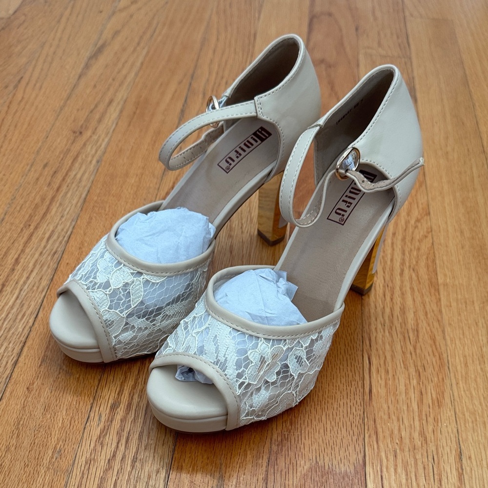 IDIFU Beige Lace Peep-Toe Heels (size 7)